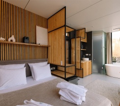 Зеркальный дом Премиум с ванной в Резиденция Северное Сияние