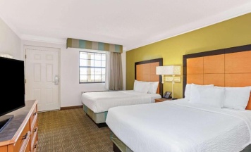 Двухместный номер 2 отдельные кровати в La Quinta Inn by Wyndham Orlando Airport West