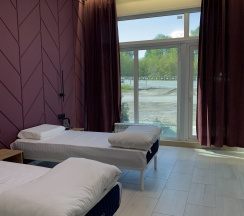 Бордовый  в Кровать