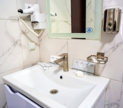 Двухместный номер Делюкс c 1 комнатой с балконом двуспальная кровать в Green land