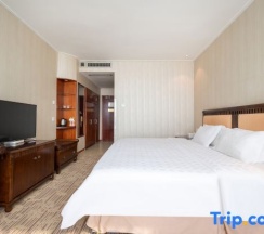 Двухместный номер Superior двуспальная кровать в Linghai Hotel