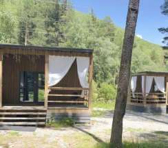 Шале с террасой №1 с красивым видом из окна в Mount House
