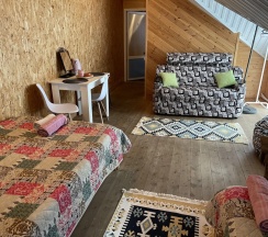 Трёхместный номер Standard с балконом в Райские яблоки