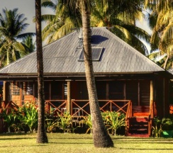 Двухместное бунгало с видом на океан двуспальная кровать в Club Fiji Resort