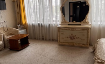 Номер люкс свадебный с 1 двуспальной кроватью в Отель-Кавказ