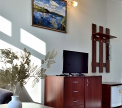 №1. Семейный номер с двуспальной кроватью, диваном и видом на Байкал в Прибой