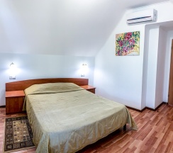 4-местный коттедж улучшенный в Казачий Берег