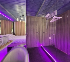 Двухместный номер Стандарт №8 двуспальная кровать в Gipnoz