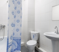 Койко-место в женском номере на 10 человек в Alfa best house