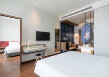 Одноместный номер Deluxe с балконом двуспальная кровать в Centara Life Hotel Bangkok Phra Nakhon