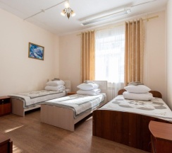 Номер эконом с 3 односпальными кроватями в Маргобай