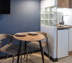 Апартаменты с балконом в Spot80