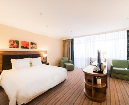 Двухместный полулюкс двуспальная кровать в Hilton Garden Inn