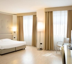 Трёхместный номер Standard односпальная кровать в Mediterraneo Palace Hotel
