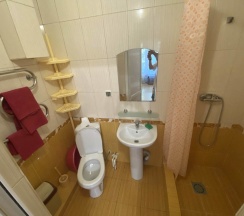 Четырёхместный номер Standard с балконом и с красивым видом из окна в Тихий домик