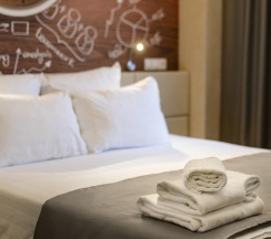 Комната улучшенная с 1 двуспальной кроватью в Hotel design style