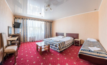 Номер улучшенный семейный в Red hotel