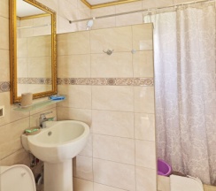 Двухместный номер с раздельными кроватями в Лорис