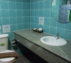 Четырёхместный номер Standard с балконом в Samui Green Hotel