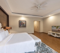 Вилла с 3 комнатами с видом на бассейн в Vinpearl Resort & Spa Nha Trang Bay
