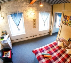 Дизайнерская студия c двуспальной кроватью с кухонным уголком (АЛЬФА) в Gallery and more