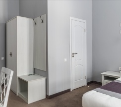 Номер стандарт с 1 двуспальной кроватью и креслом-кроватью в Florinn hotel