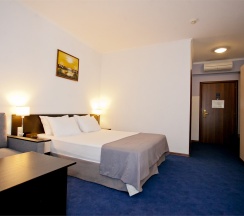 Супериор с балконом и видом на море (одна кровать 160 см, диван 120 см) 3* в Golden hills