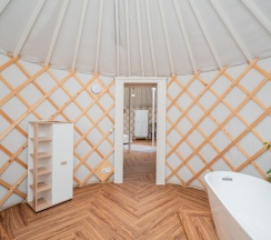 Юрта Зори в Папоротник