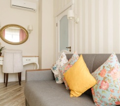 Двухместный люкс Provence №60 с 2 комнатами двуспальная кровать в Лель