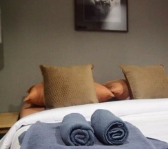 Двухместный номер Deluxe с балконом двуспальная кровать в Fondness Hotel
