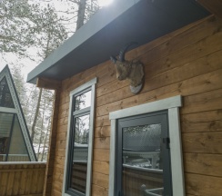 Коттедж с красивым видом из окна в Glamping_07