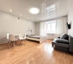 1-комнатные апартаменты студия №215 в Hugge Place