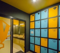 Кровать в общем номере в Monkey Dive Hostel Khaolak