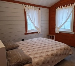 Коттедж с 2 комнатами с балконом в Фортуна