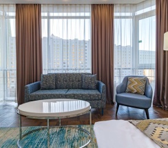 Двухместный номер Premium с видом на город двуспальная кровать в Best Western Plus Astana