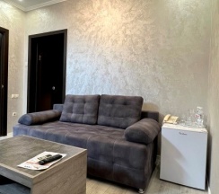 Улучшенный номер с двуспальной кроватью в Uragi