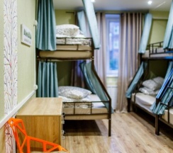 Женский номер на 8 человек с ванной комнатой. Нижнее место (ширина 120 см.) в Nice hostel Crocus