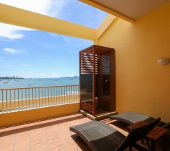 Двухместный клубный номер Grand (двуспальная кровать) в Dusit Thani Pattaya