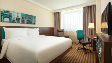 Номер стандарт с 1 двуспальной кроватью в Hampton by Hilton