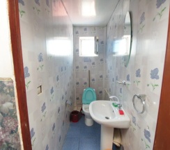 Трёхместный номер Улучшенный с балконом в Ninel