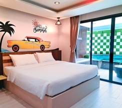 Номер Deluxe с балконом в Oneloft Hotel