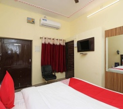 Номер Deluxe в OYO 17171 Sandhya Guest House