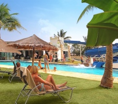 Вилла с видом на бассейн в Отель The Oriental Beach Pearl