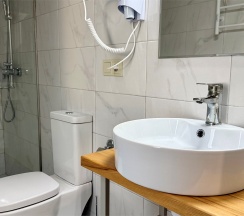 Семейный двухкомнатный без балкона вид на парк в Черноморец