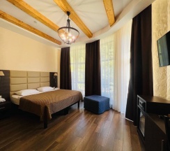 Двухместный номер Делюкс №704, 705 с видом на реку двуспальная кровать в Энергетик