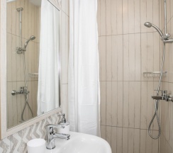 Отдельный номер с удобствами 2+1 в Station