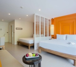 Четырёхместный номер Pool Access Grand Deluxe с видом на сад в Arinara Beach Resort Phuket