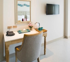 Двухместный номер Deluxe с балконом двуспальная кровать в Panphuree Residence