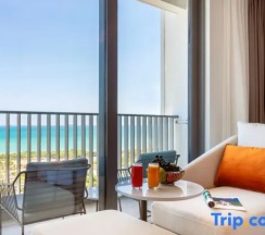 Двухместный номер Deluxe с видом на море (двуспальная кровать) в Oakwood Apartments Sanya