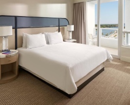 Двухместный люкс (двуспальная кровать) в Fontainebleau Miami Beach